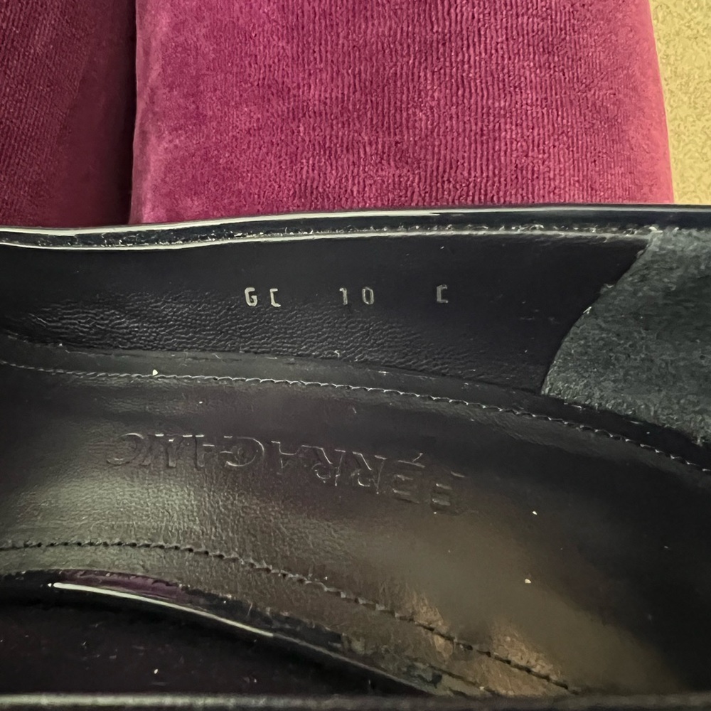 Salvatore Ferragamo Dark Navy Pointed Heels in a size 10 Medium…EUC - Picture 15 of 15